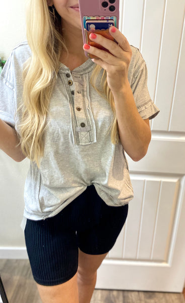 Raw Edge Button Short Sleeve Top