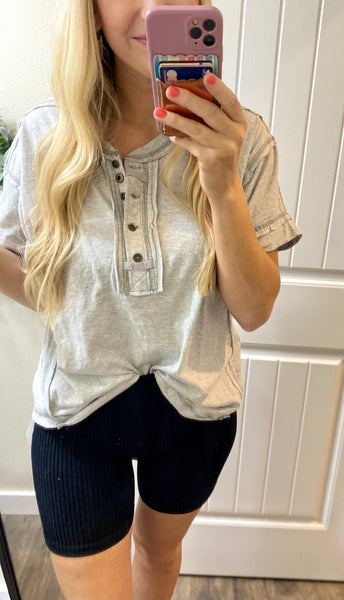 Raw Edge Button Short Sleeve Top