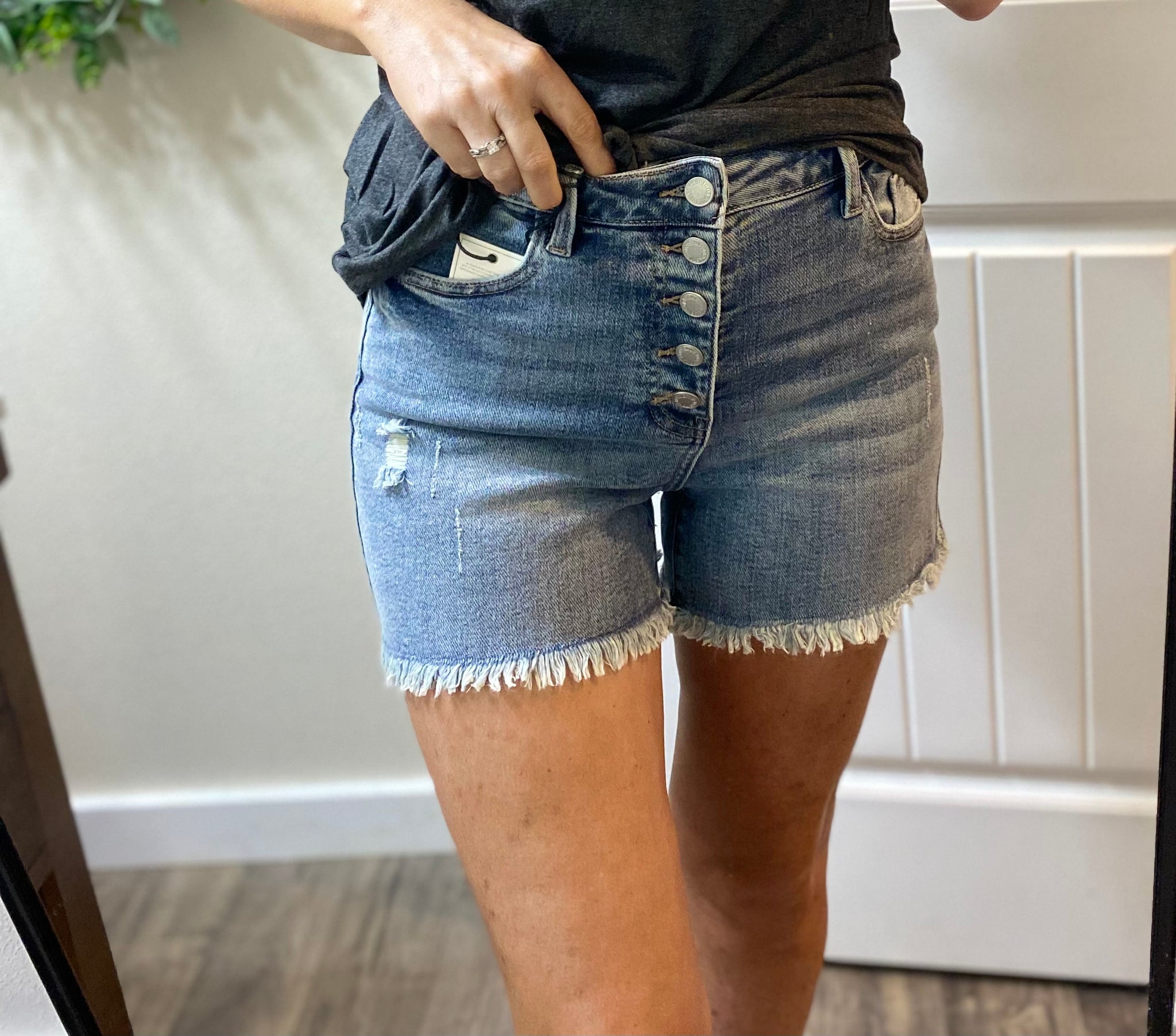 Judy Blue Buttonfly Fray Shorts