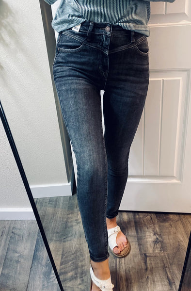 Judy Blue V Darkwash Skinny Denim