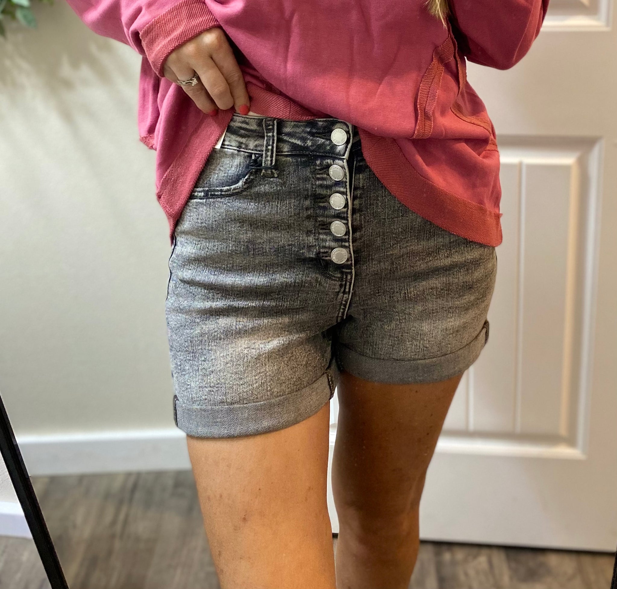 Judy Blue Button Fly Cuffed Shorts in Grey