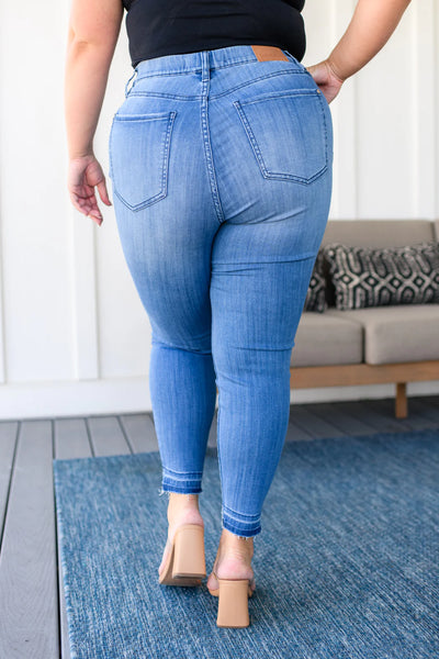 Judy Blue Pull on Skinny Jeans