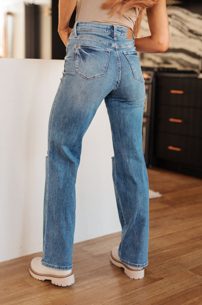 Judy Blue Tummy Control Distressed Straight Jeans