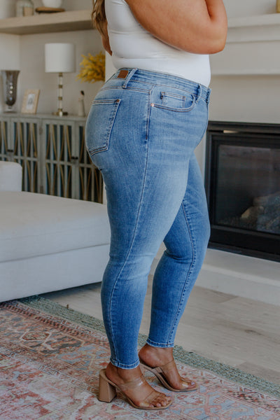 Judy Blue Mid Rise Vintage Skinny Jeans