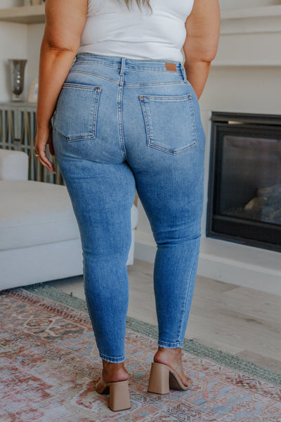 Judy Blue Mid Rise Vintage Skinny Jeans