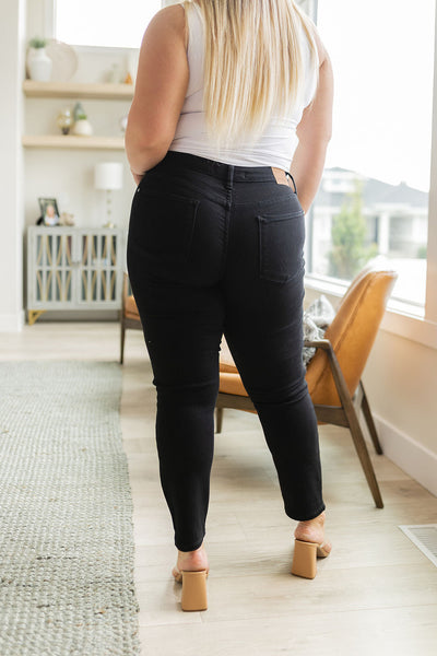 Judy Blue Black Mid Rise Classic Skinny Denim