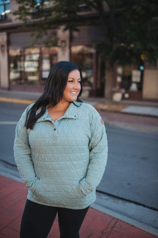 Michelle Mae Cloud Quilted Snap Pullovers