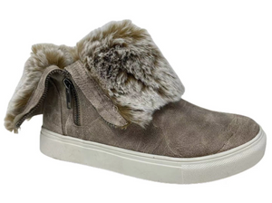 Very G "Plusher" Cream Slip-on Shoes-Shoes-Sunshine and Wine Boutique