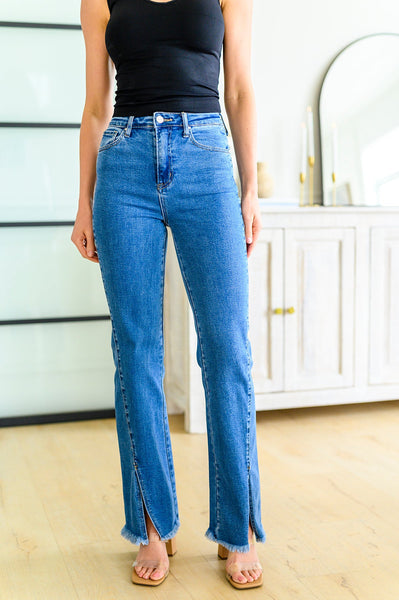 Risen Split Hem Straight Jeans