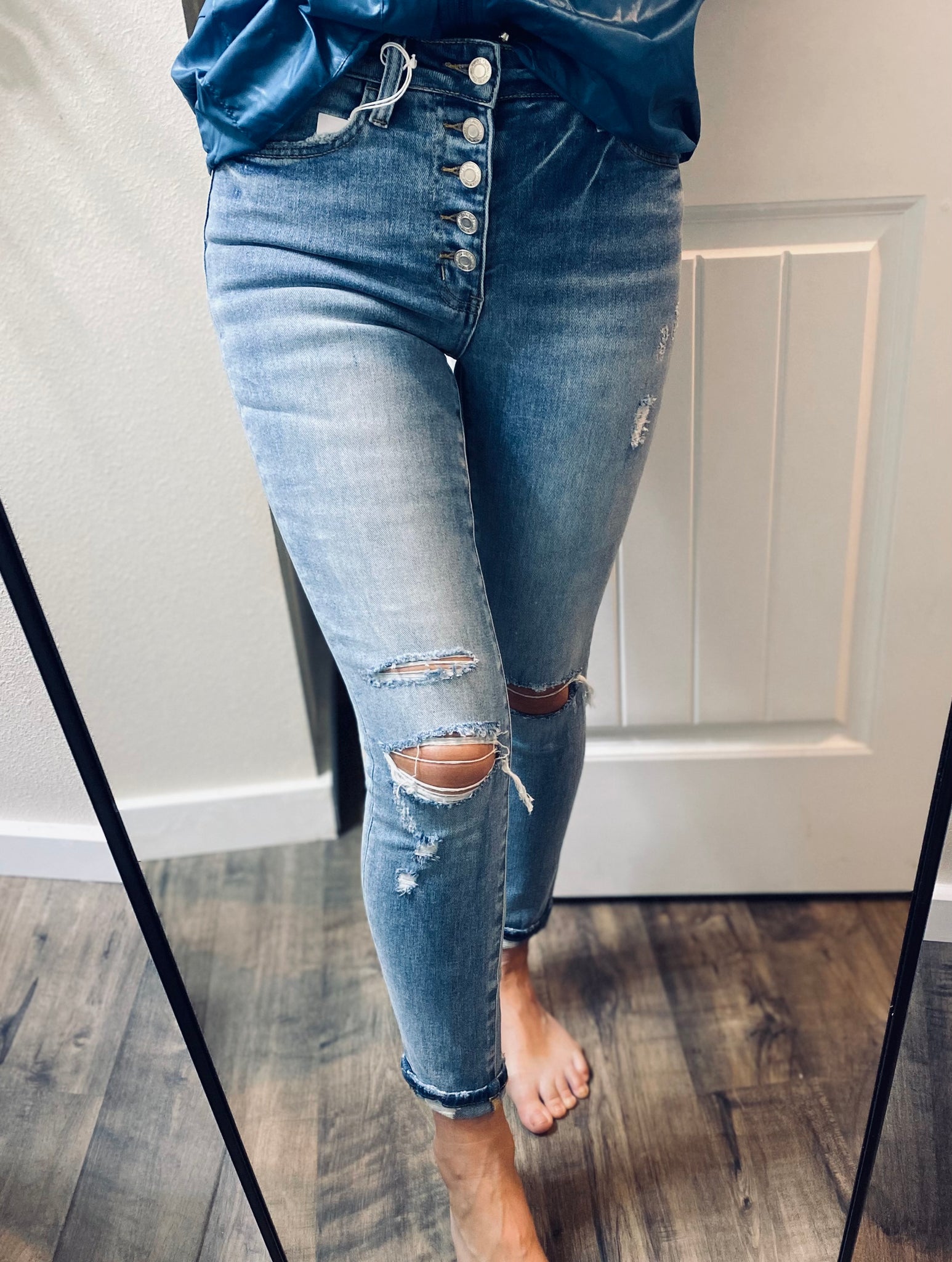 Vervet Buttonfly Distressed Knee Denim