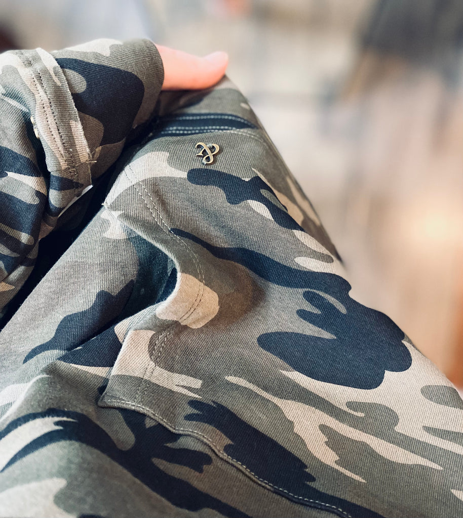 Ampersand camo online hoodie