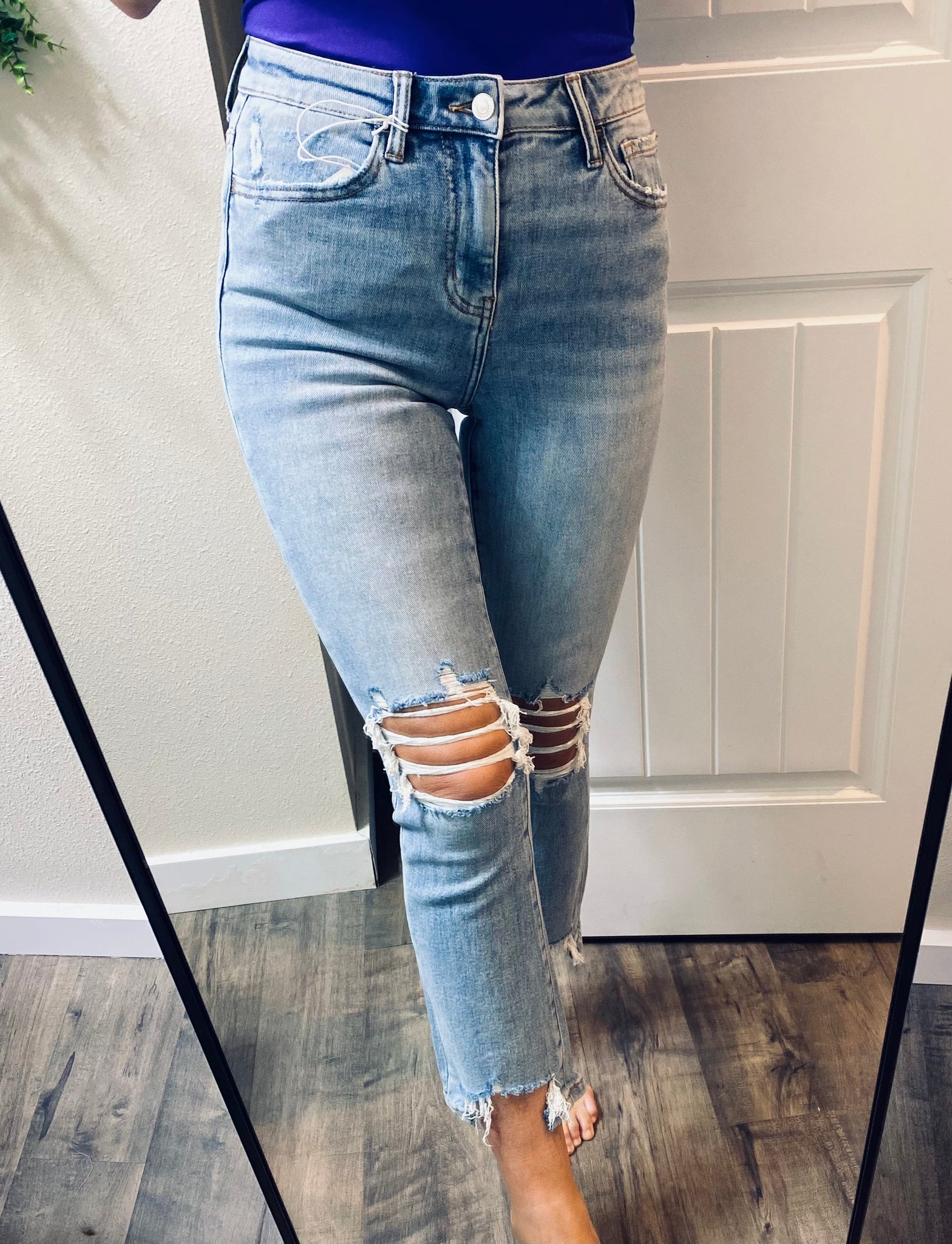 Distressed Knee Distressed Denim