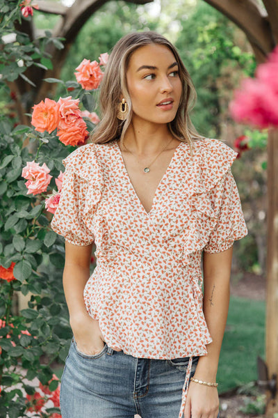 Folksong Floral Top in Coral