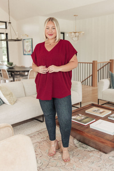 Crinkle V-Neck Top in Wine